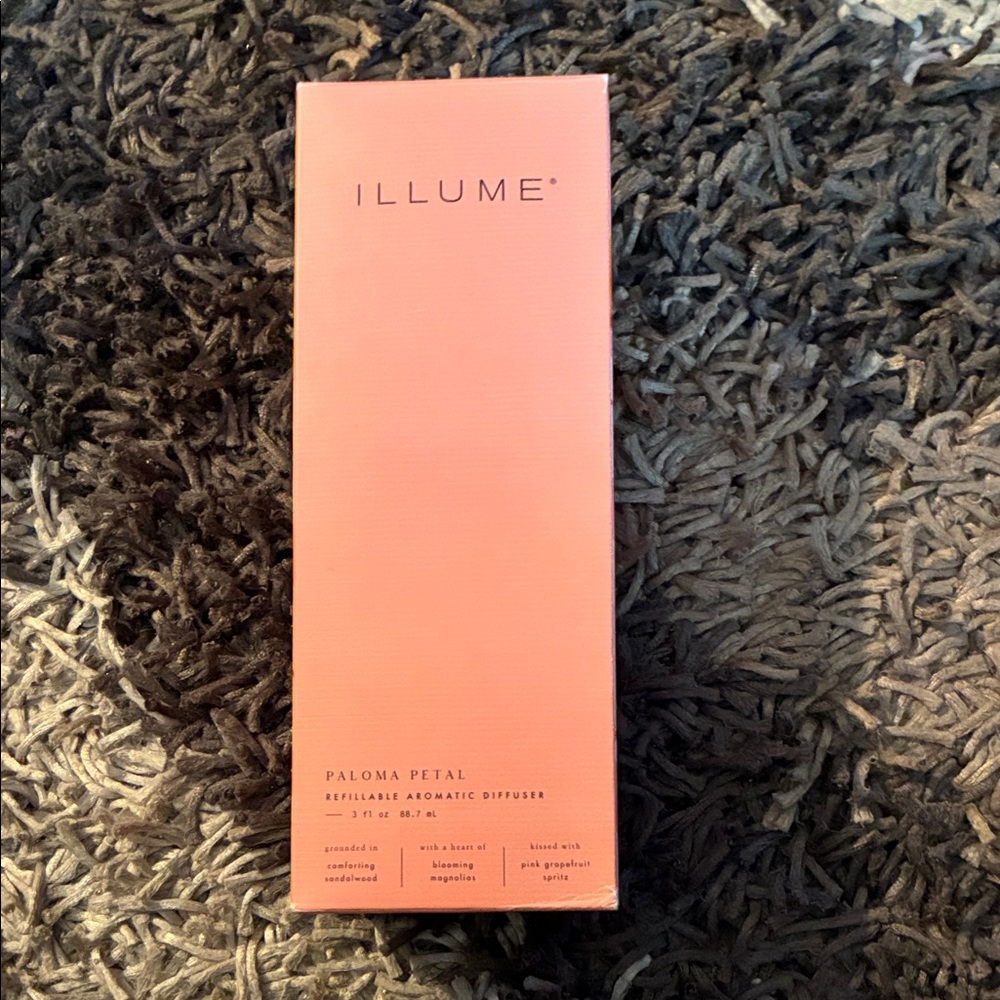 ILLUME Paloma Petal Refillable Aromatic Diffuser - Pink